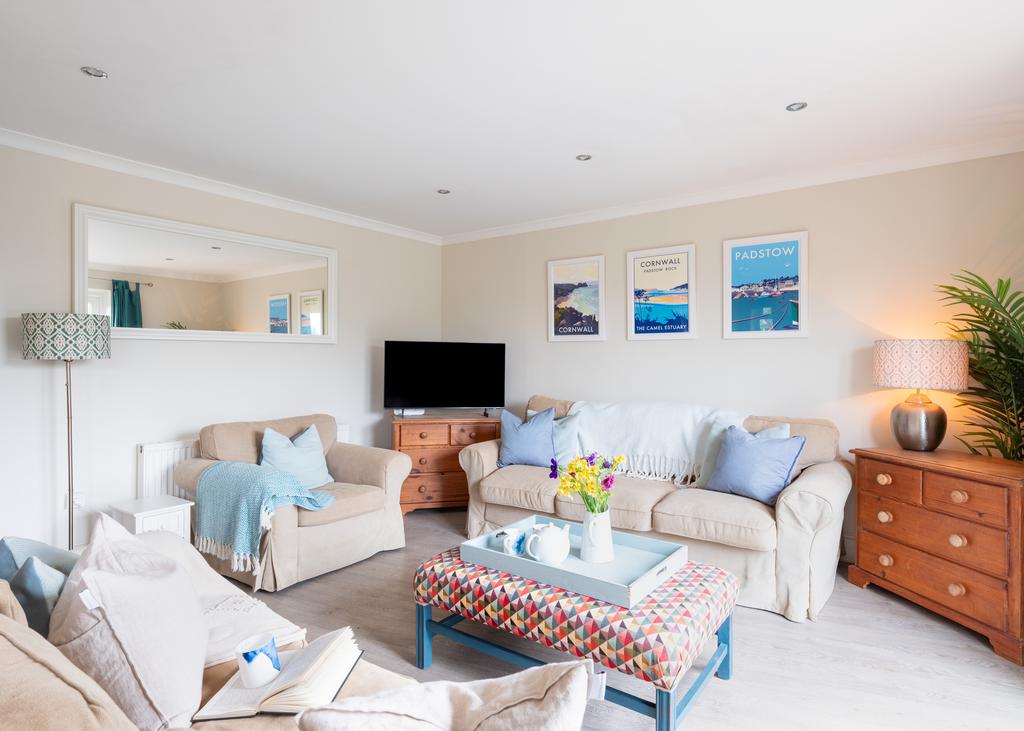 67aa01fb14931 Trelawney Court 2-8