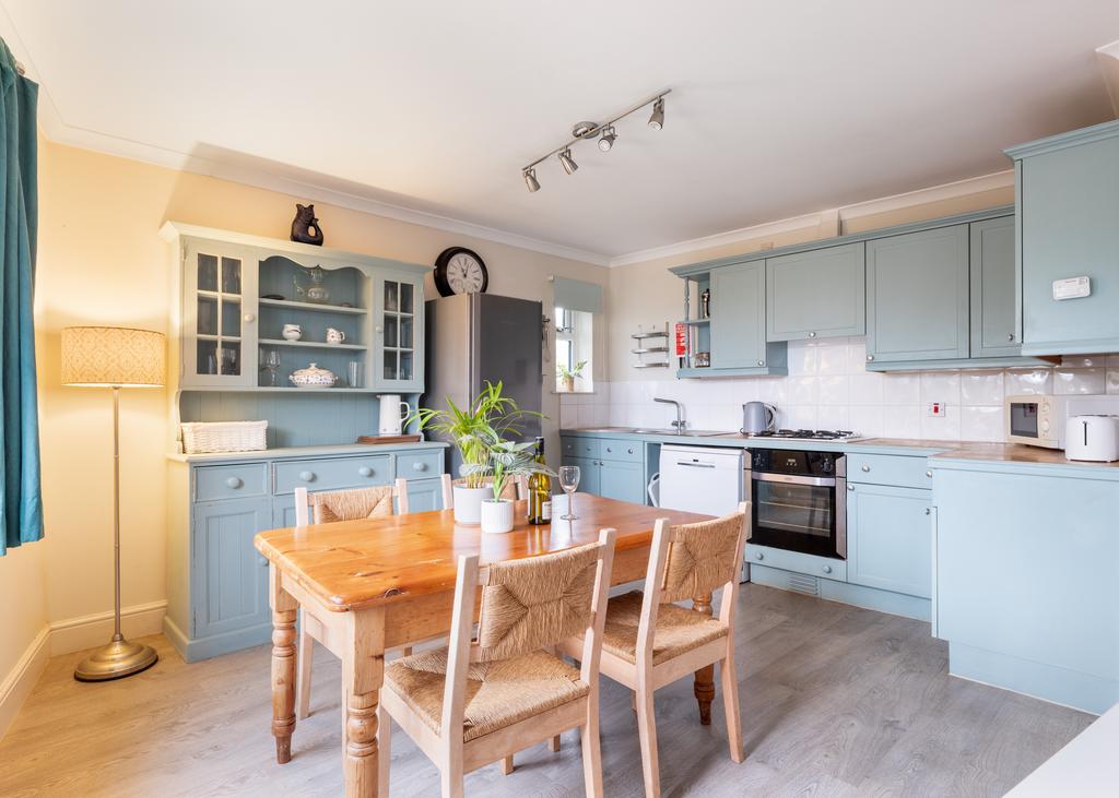 67aa020dcdae8 Trelawney Court 2-10