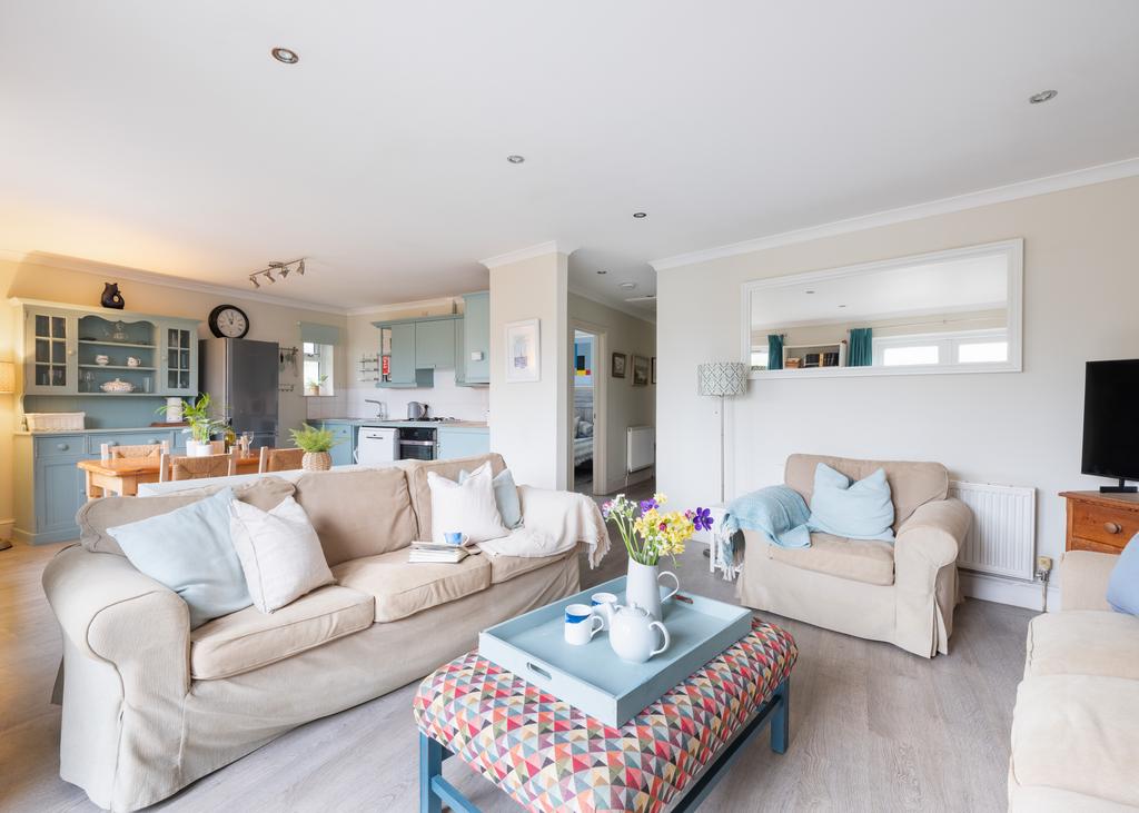 67aa020e724e2 Trelawney Court 2-9