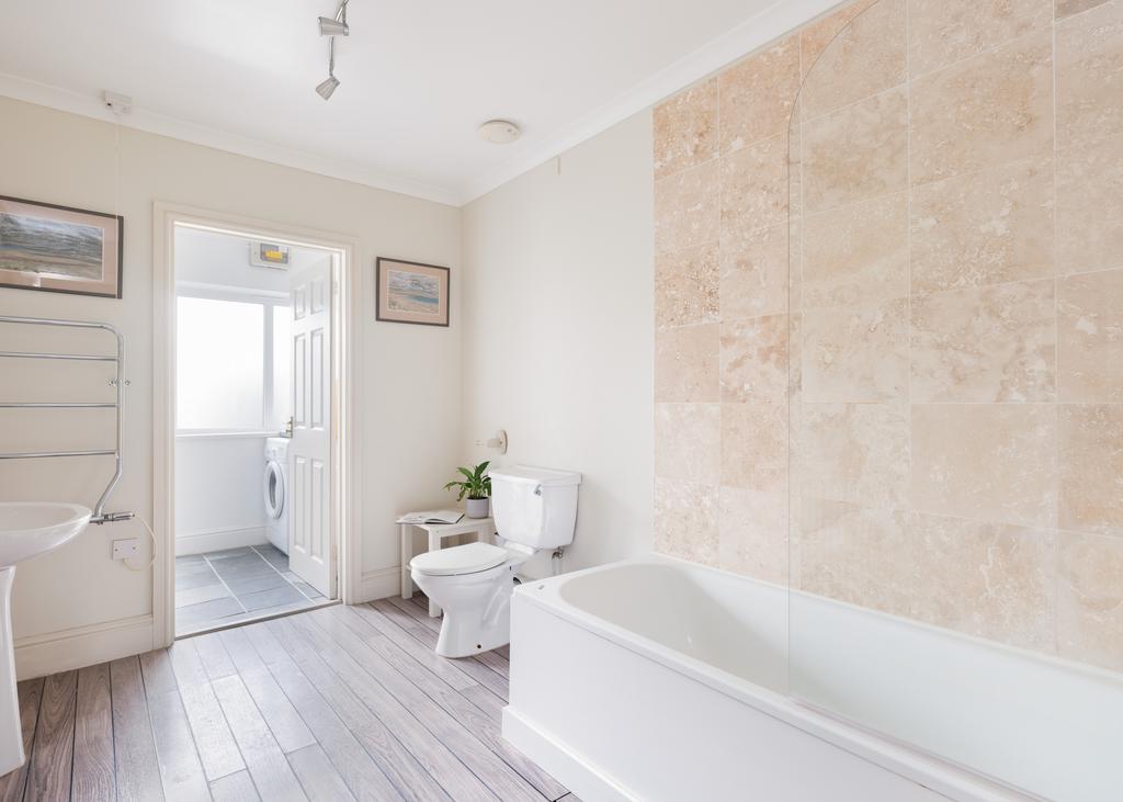 67aa022110454 Trelawney Court 2-19
