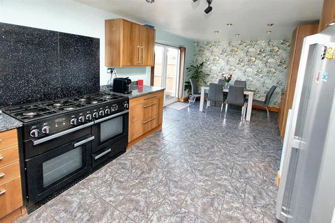 3 bedroom semi-detached house for sale, Silverhurst Drive, Tonbridge