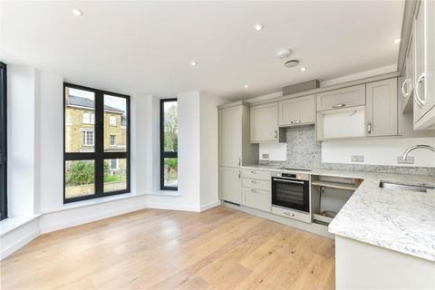 2 bedroom flat to rent, 338 Lewisham High Street, SE13