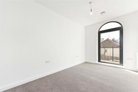 2 bedroom flat to rent, 338 Lewisham High Street, SE13