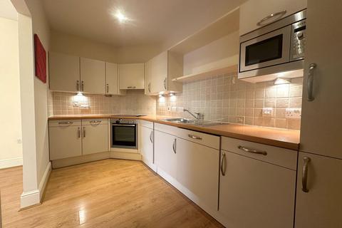 2 bedroom apartment for sale, Spruce Avenue, Lancaster, LA1