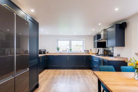 225 Downs Road, Folkestone, CT19 5PX