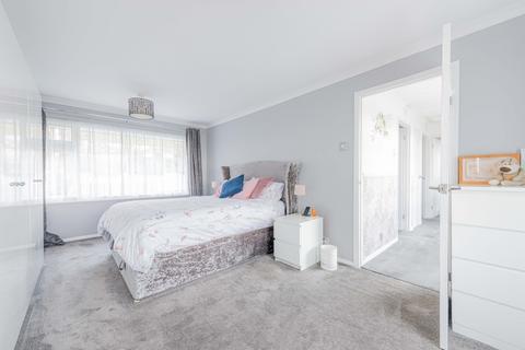 225 Downs Road, Folkestone, CT19 5PX
