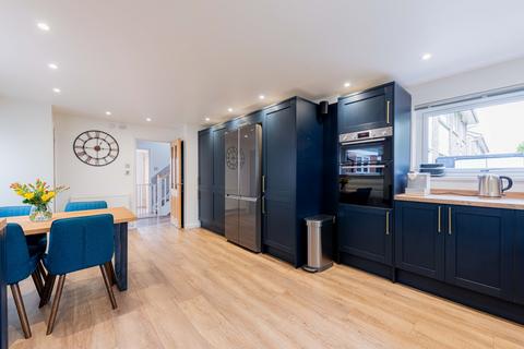 225 Downs Road, Folkestone, CT19 5PX