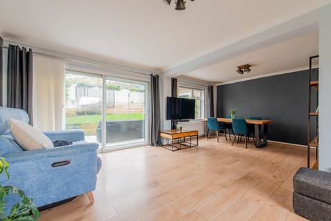 225 Downs Road, Folkestone, CT19 5PX