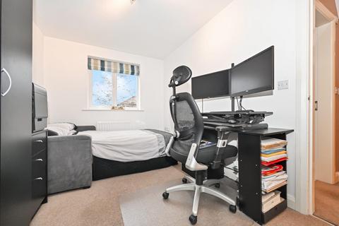 12 Alva Close, Guiseley, Leeds, LS20 9PS