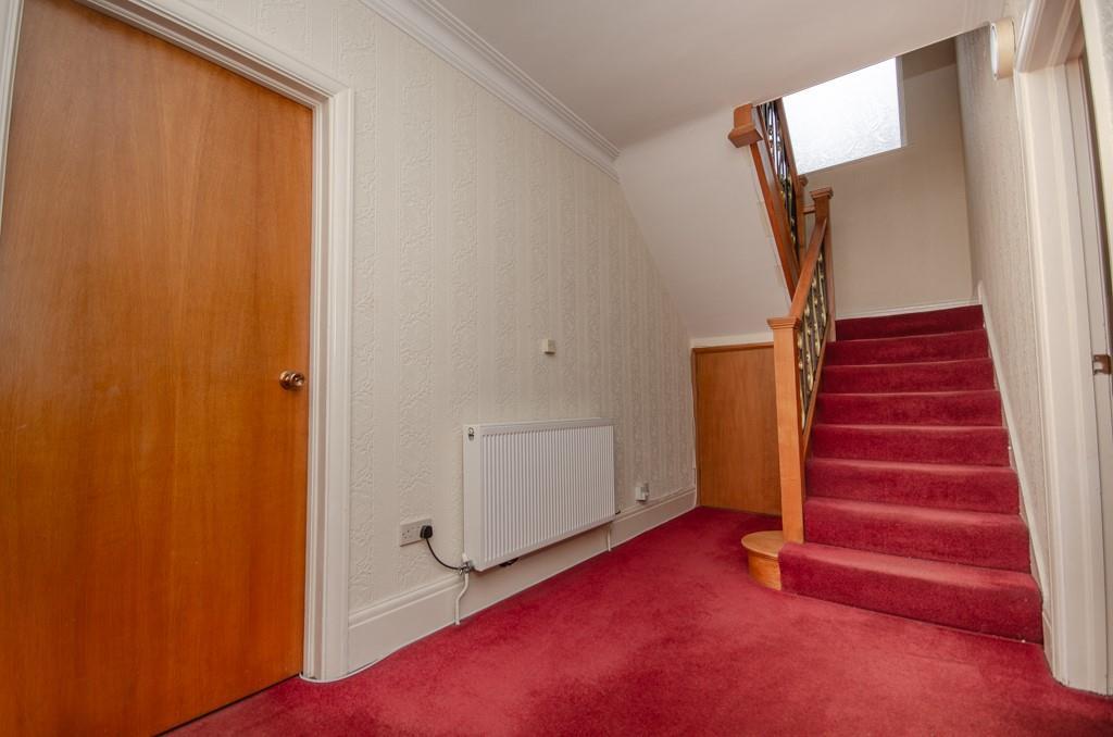 Hallway pic 2.jpg