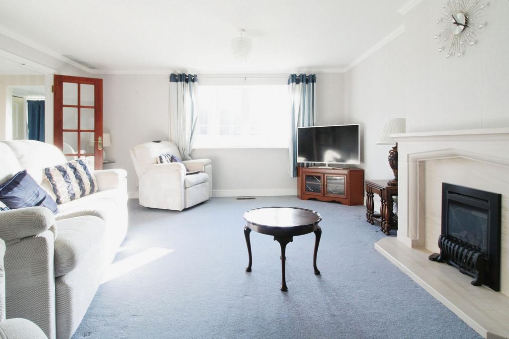 Living Room (L Shaped) with Dining Area