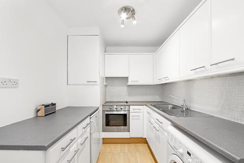Studio to rent, Varma Court, 11 Kidbrooke Grove, London, SE3