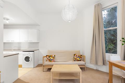 Studio to rent, Varma Court, 11 Kidbrooke Grove, London, SE3