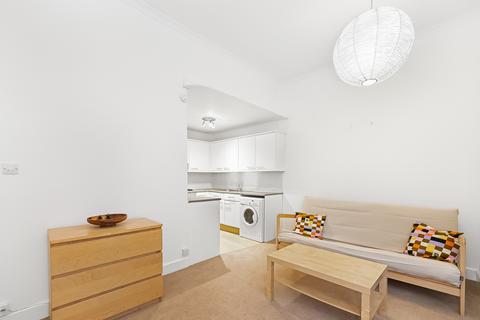 Studio to rent, Varma Court, 11 Kidbrooke Grove, London, SE3