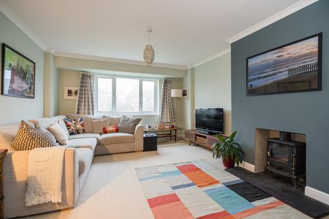 18 Gurnells Road, Seer Green, Beaconsfield, HP9 2XJ