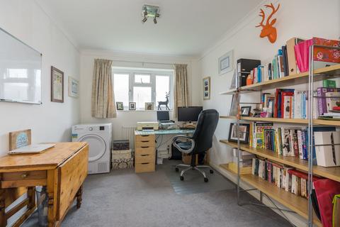 18 Gurnells Road, Seer Green, Beaconsfield, HP9 2XJ