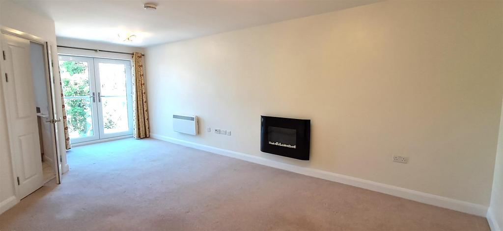 Lounge/ dining area