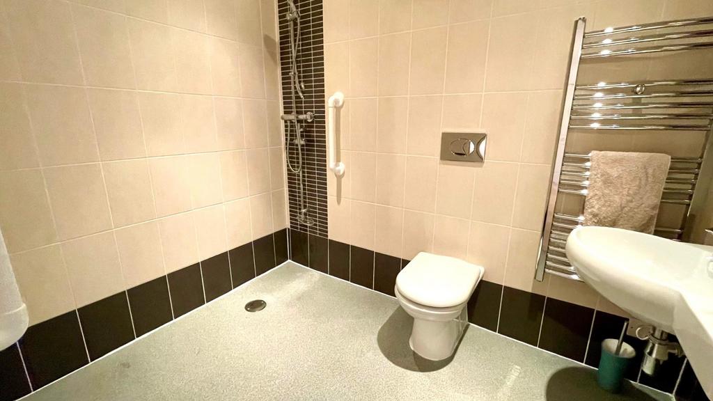Fully tiled wet room
