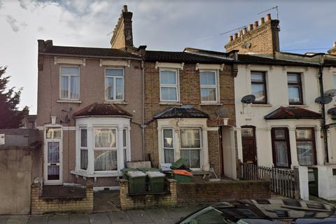 1 bedroom end of terrace house for sale, Selsdon Road, London E13