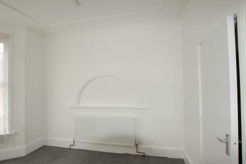 1 bedroom end of terrace house for sale, Selsdon Road, London E13