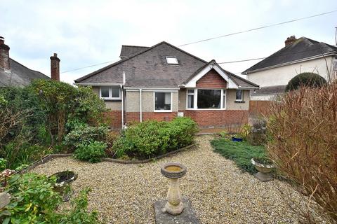 4 bedroom detached bungalow for sale, South Avenue, New Milton, Hampshire. BH25 6EY