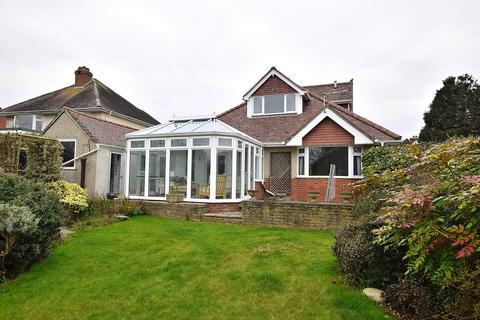 4 bedroom detached bungalow for sale, South Avenue, New Milton, Hampshire. BH25 6EY