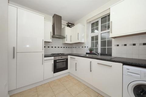 2 bedroom flat to rent, Gordon House, W5