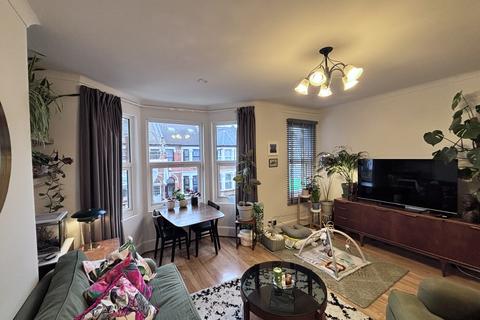 2 bedroom maisonette to rent, Colchester Road, Leyton, E10