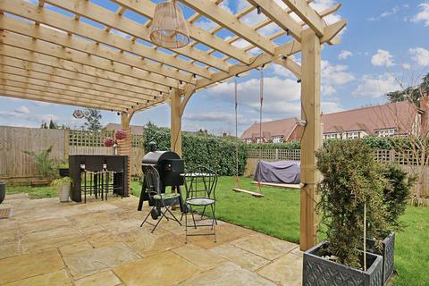 6 Eden Hall, Edenbridge, TN8 5QQ