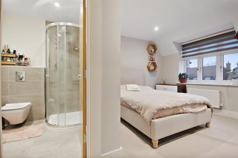 6 Eden Hall, Edenbridge, TN8 5QQ