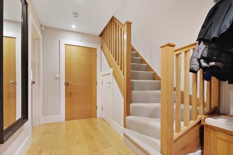 6 Eden Hall, Edenbridge, TN8 5QQ