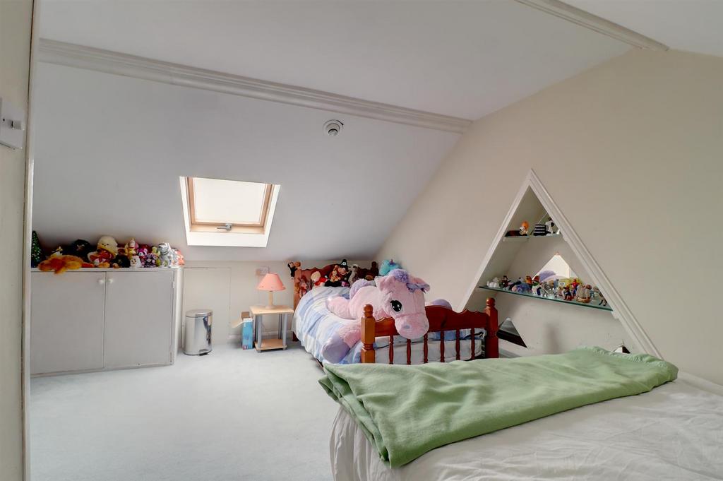Bedroom 3 .2.jpg