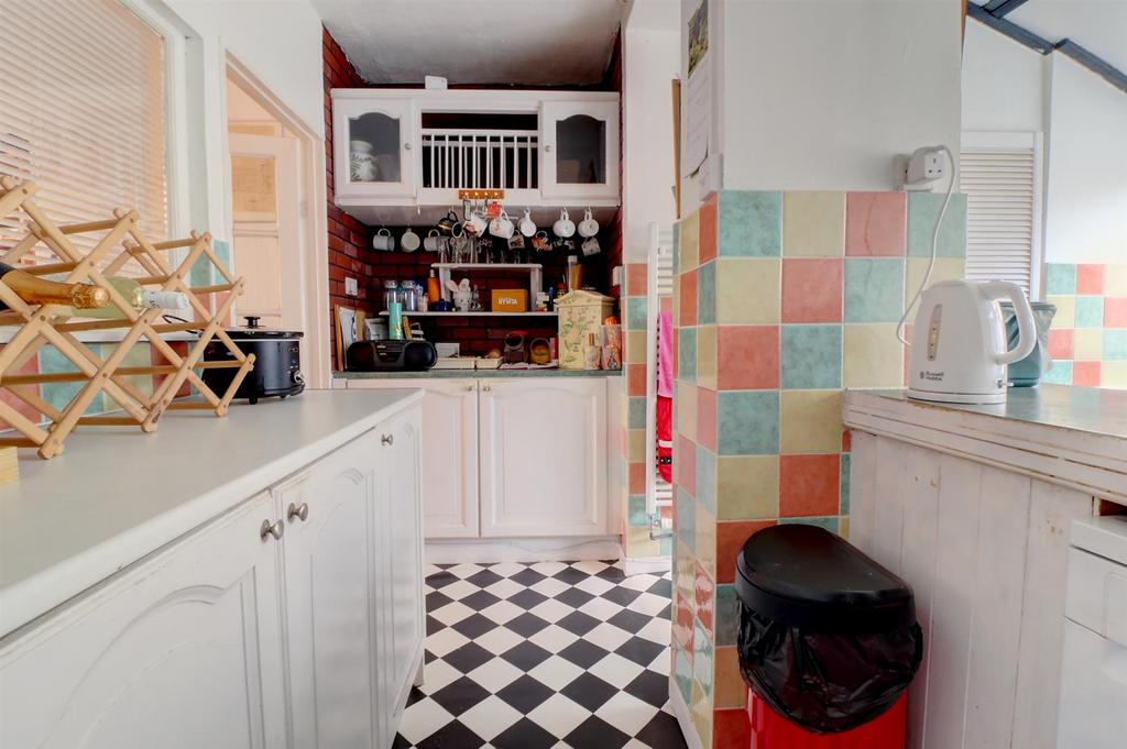 Kitchen .3.jpg