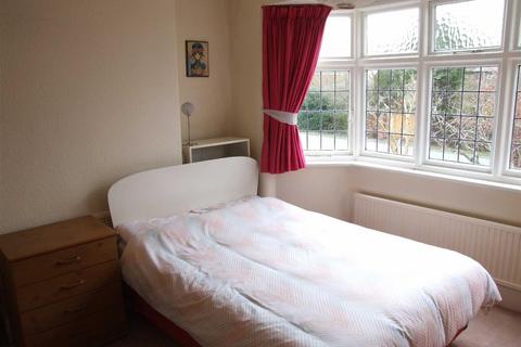 1 bedroom semi-detached house to rent, Stockport Road, Thelwall