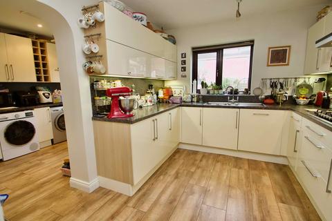 4 bedroom detached house for sale, Badgers Green Road, Street