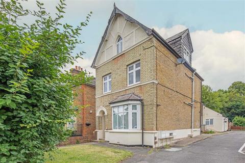 Flat 3, 48 Cedars Road, Hampton Wick, Kingston Upon Thames, KT1 4BE