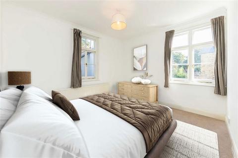 Flat 3, 48 Cedars Road, Hampton Wick, Kingston Upon Thames, KT1 4BE