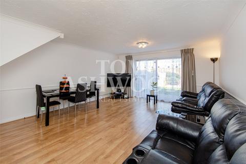 3 bedroom end of terrace house for sale, Keel Close, Barking, IG11