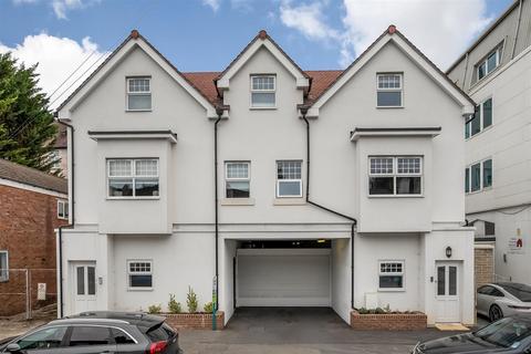 2 bedroom apartment for sale, 69 Lower Road, Kenley CR8