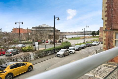 2 bedroom flat for sale, Riverside Court, South Shields