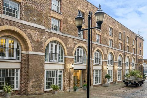 2 bedroom flat for sale, The Highway, Limehouse