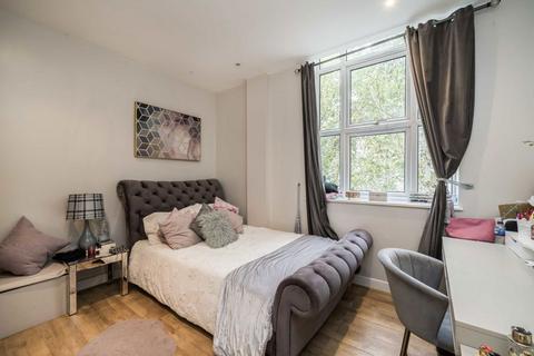 2 bedroom flat for sale, Bromyard Avenue, London W3