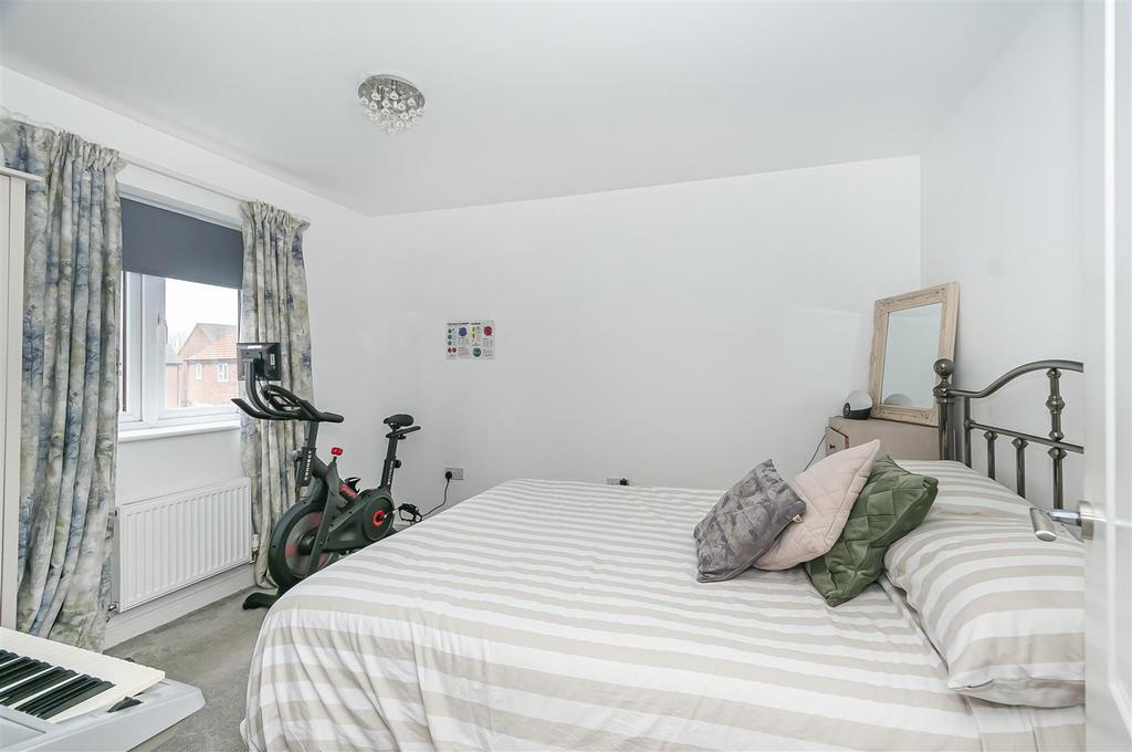 11 Knox Ave5.JPG