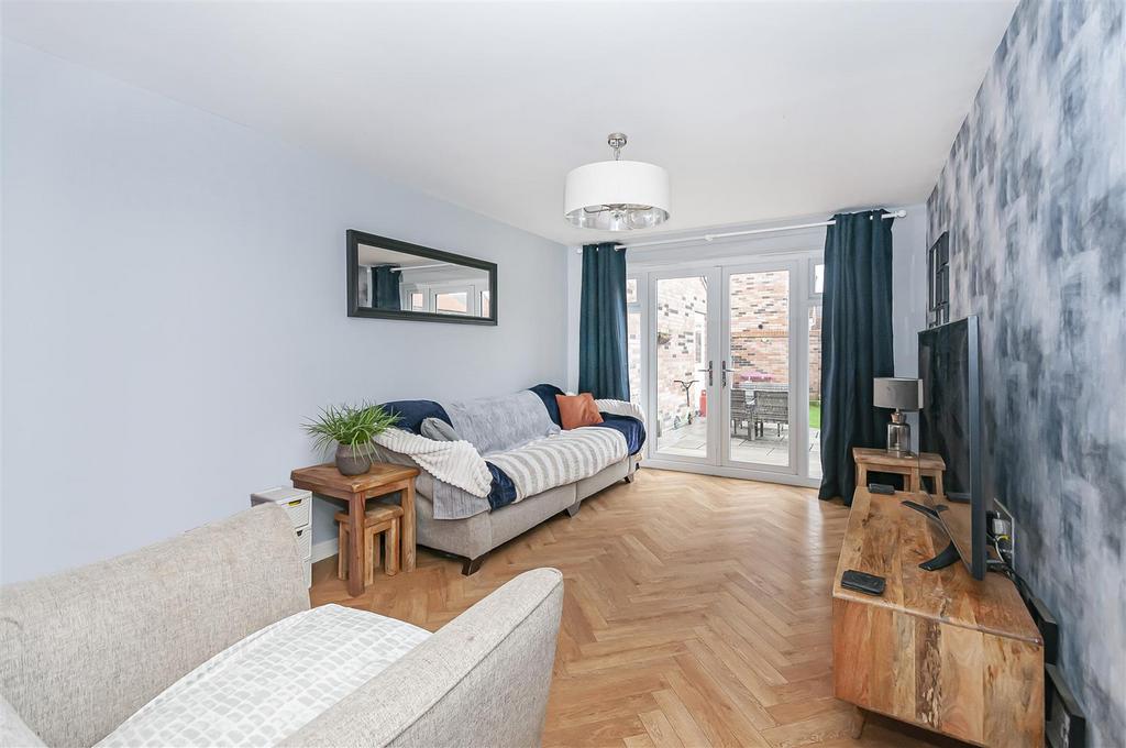 11 Knox Ave9.JPG