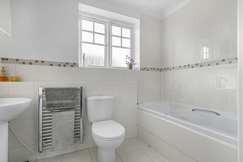 3, Cedar Court Heathlands Close, Sunbury-on-thames, TW16 6QF