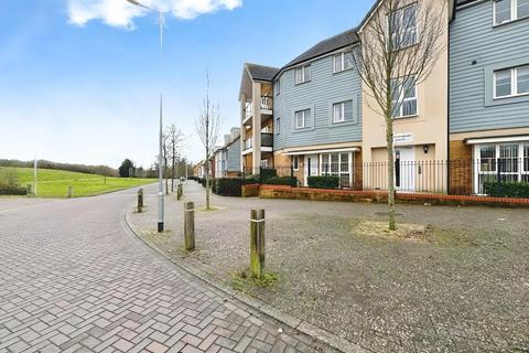 2 bedroom apartment for sale, Sir Henry Brackenbury Road, Ashford