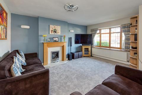 48 Millfields Way, Wombourne, Wolverhampton, WV5 8JQ