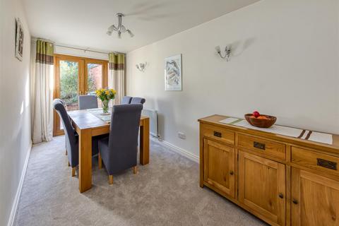 48 Millfields Way, Wombourne, Wolverhampton, WV5 8JQ