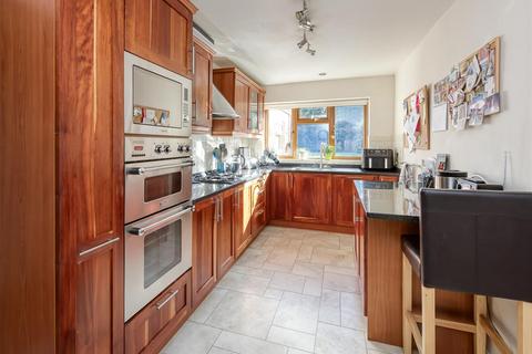 48 Millfields Way, Wombourne, Wolverhampton, WV5 8JQ