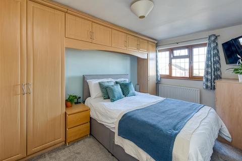 48 Millfields Way, Wombourne, Wolverhampton, WV5 8JQ